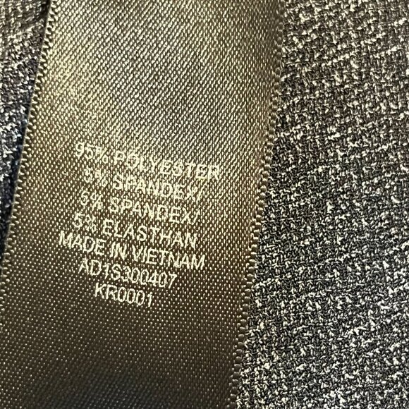 Adrianna Papell Ruffle front fuffle sleeve shirt, size M black with white - Picture 8 of 10